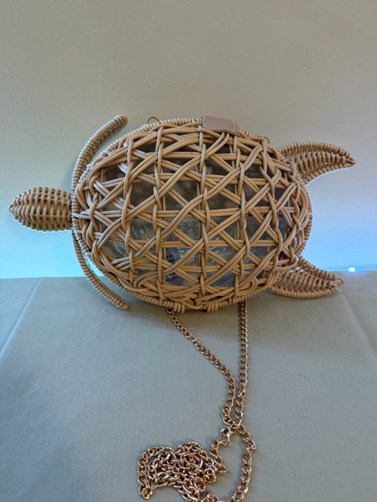 Tommy Bahama Handbags - Tommy Bahama Woven Turtle Crossbody in Natural Tan